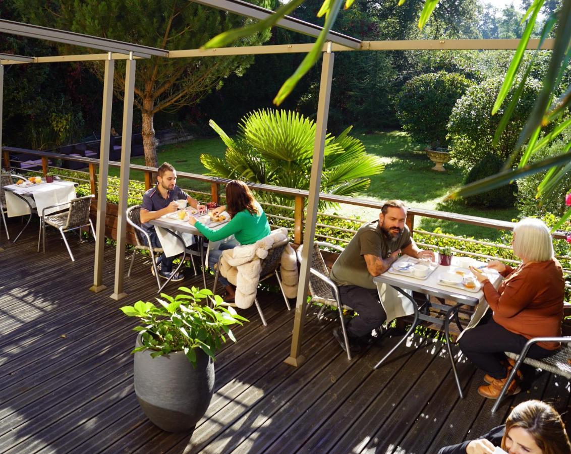 Logis Hotel Aux Berges De L'Aveyron Onet-le-Château Екстериор снимка