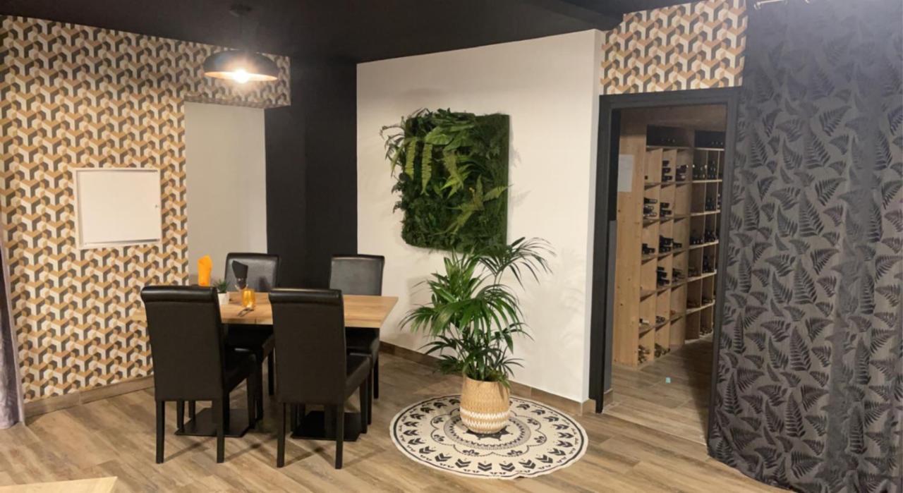 Logis Hotel Aux Berges De L'Aveyron Onet-le-Château Екстериор снимка