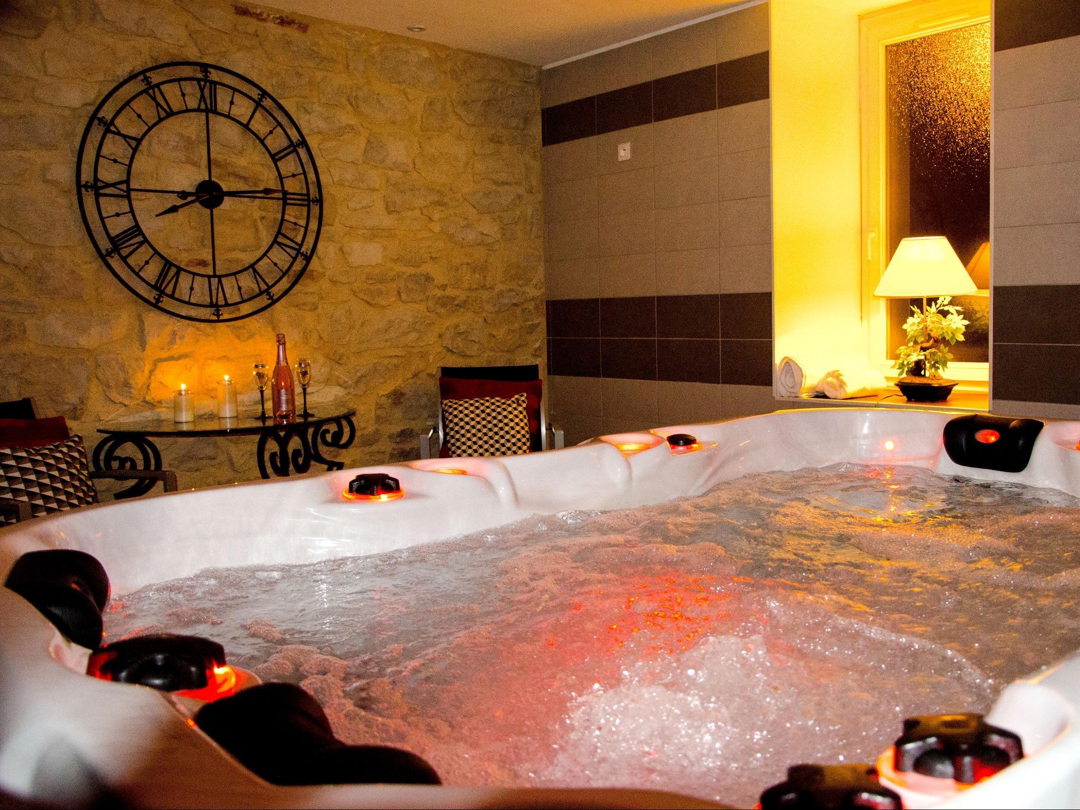 Logis Hotel Aux Berges De L'Aveyron Onet-le-Château Екстериор снимка